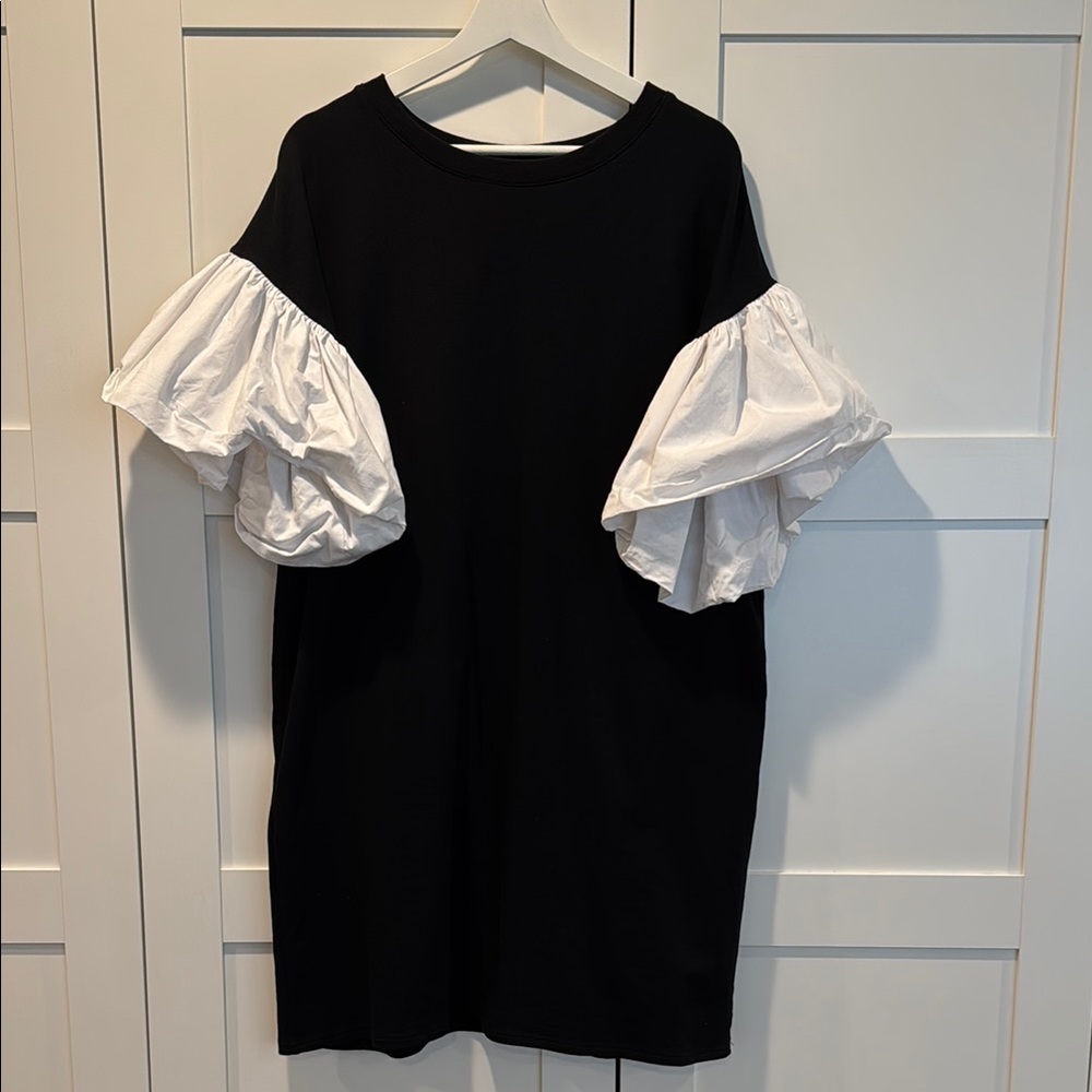 Gracia Black Dress with White Puff Sleeves